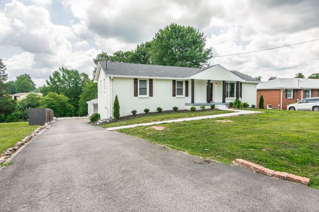 196 Roberta Dr, Hendersonville, TN 37075