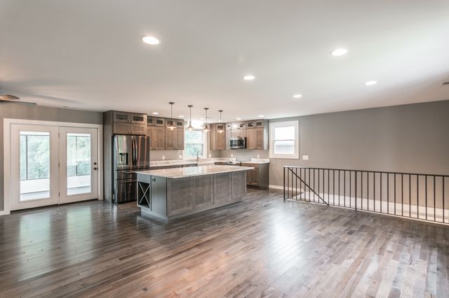 196 Roberta Dr, Hendersonville, TN 37075