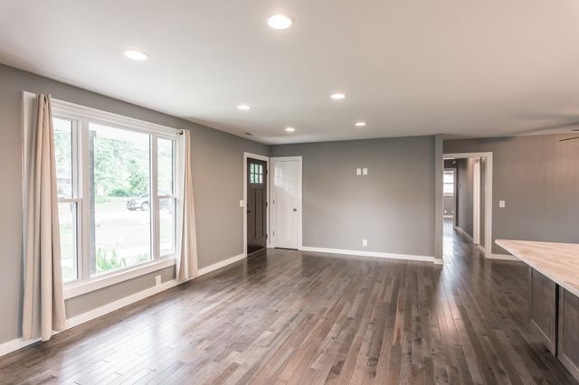 196 Roberta Dr, Hendersonville, TN 37075