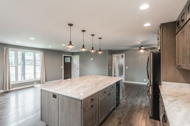 196 Roberta Dr, Hendersonville, TN 37075