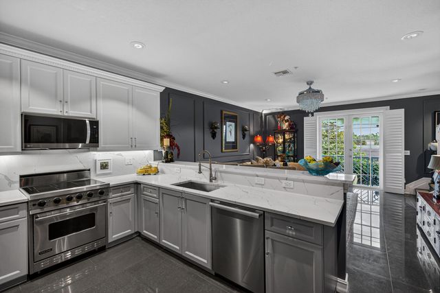 2227 NE 9th Avenue, Wilton Manors, FL 33305