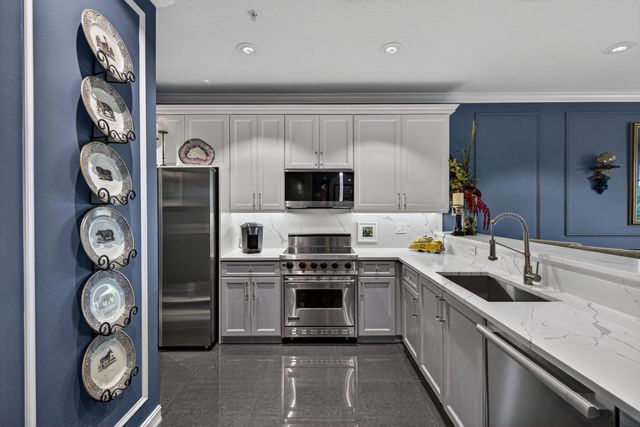 2227 NE 9th Avenue, Wilton Manors, FL 33305