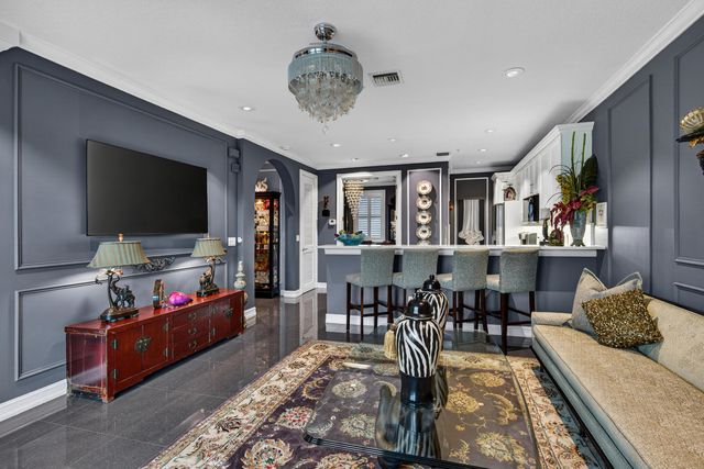 2227 NE 9th Avenue, Wilton Manors, FL 33305