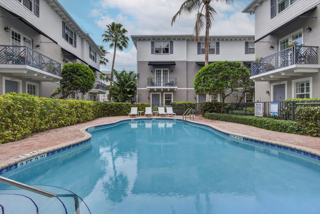 2227 NE 9th Avenue, Wilton Manors, FL 33305