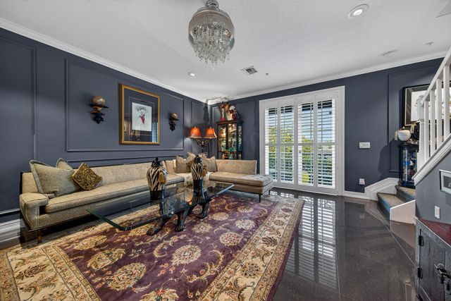 2227 NE 9th Avenue, Wilton Manors, FL 33305