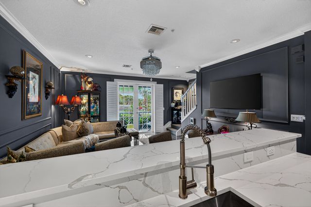 2227 NE 9th Avenue, Wilton Manors, FL 33305