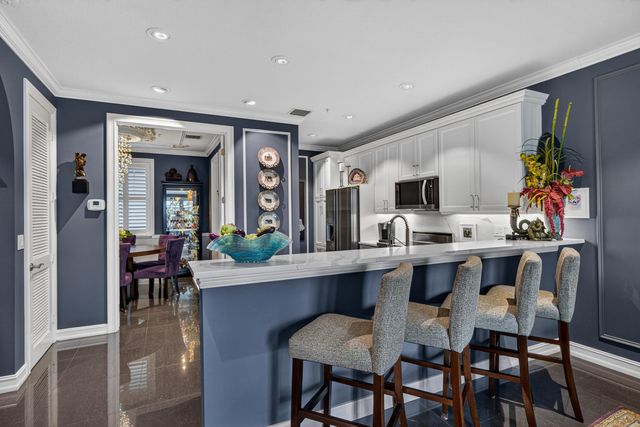 2227 NE 9th Avenue, Wilton Manors, FL 33305