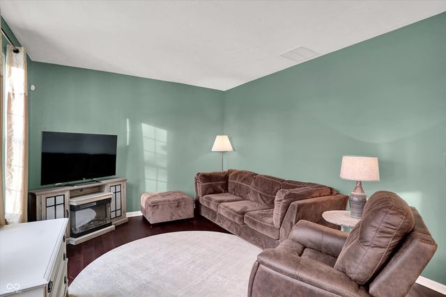 1298 Osprey Way, Greenwood, IN 46143