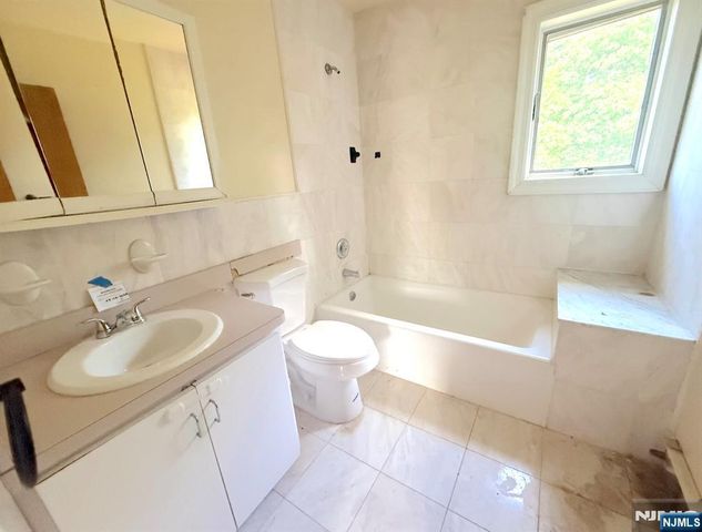 1 Short Street, Dumont, NJ 07628