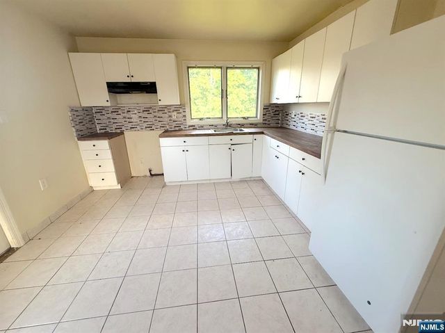 1 Short Street, Dumont, NJ 07628