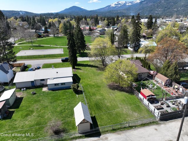 912 Forest Ave, Sandpoint, ID 83864