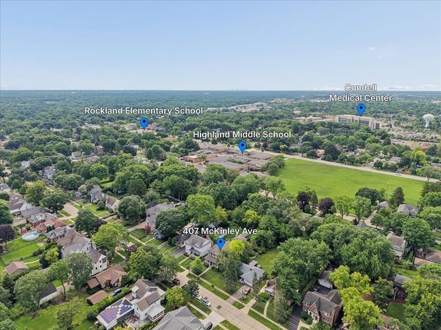 407 McKinley Avenue, Libertyville, IL 60048
