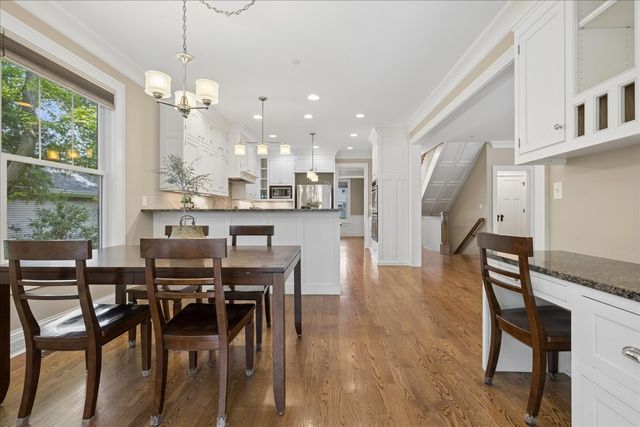407 McKinley Avenue, Libertyville, IL 60048