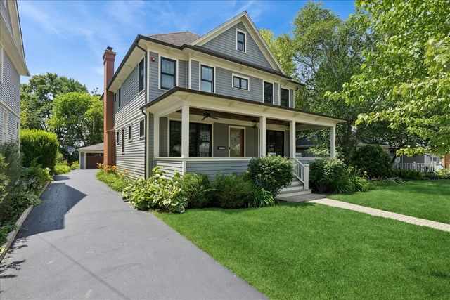 407 McKinley Avenue, Libertyville, IL 60048