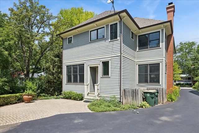 407 McKinley Avenue, Libertyville, IL 60048
