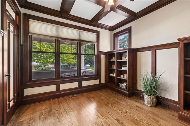 407 McKinley Avenue, Libertyville, IL 60048