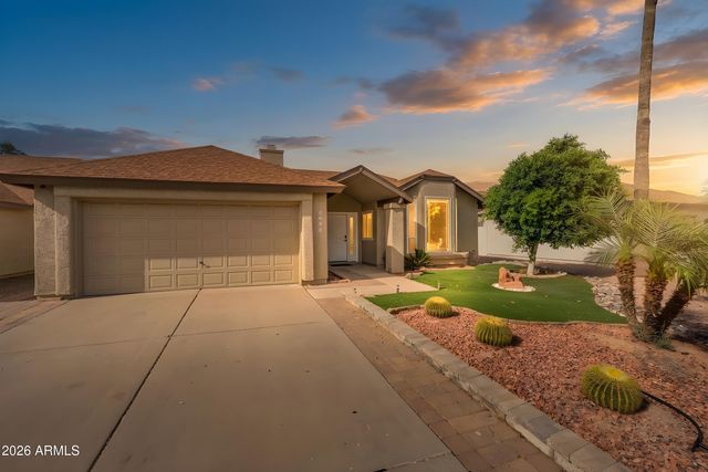 3832 E WALTANN Lane, Phoenix, AZ 85032