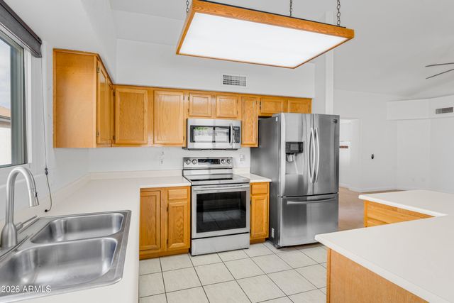 3832 E WALTANN Lane, Phoenix, AZ 85032