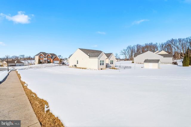 36 KAITLYN DR, Hanover, PA 17331