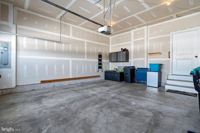 36 KAITLYN DR, Hanover, PA 17331