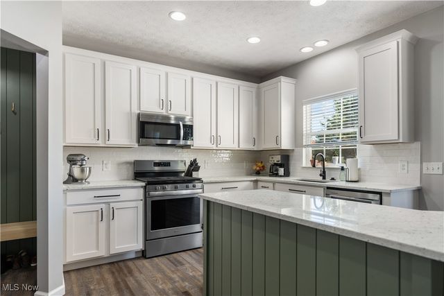 884 Highridge Lane, Kent, OH 44240