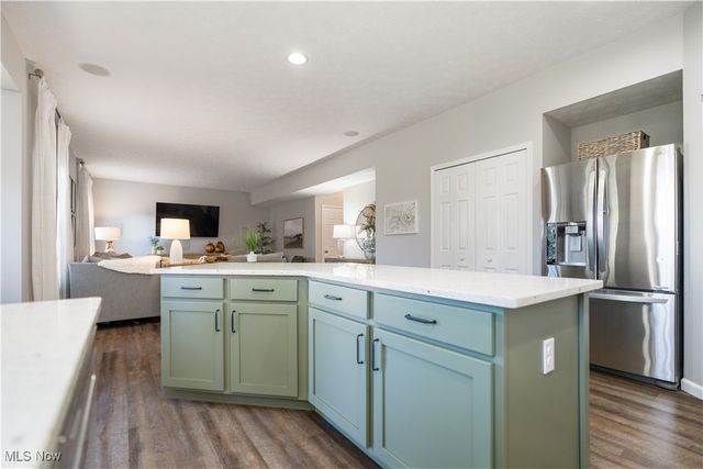 884 Highridge Lane, Kent, OH 44240