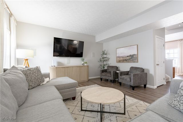 884 Highridge Lane, Kent, OH 44240