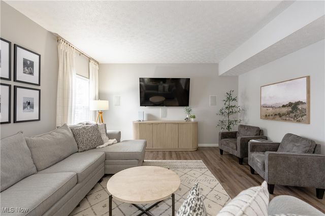 884 Highridge Lane, Kent, OH 44240