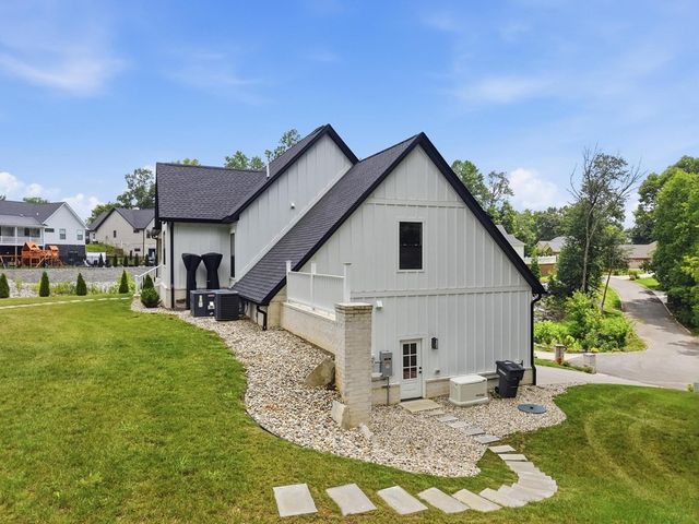 629 Longstreet Dr, Cookeville, TN 38506