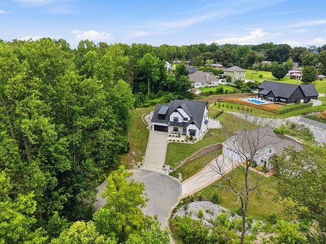 629 Longstreet Dr, Cookeville, TN 38506