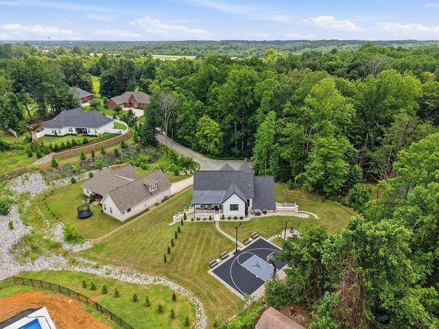 629 Longstreet Dr, Cookeville, TN 38506