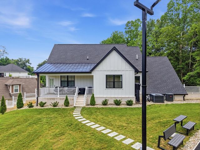 629 Longstreet Dr, Cookeville, TN 38506