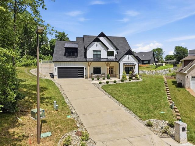 629 Longstreet Dr, Cookeville, TN 38506