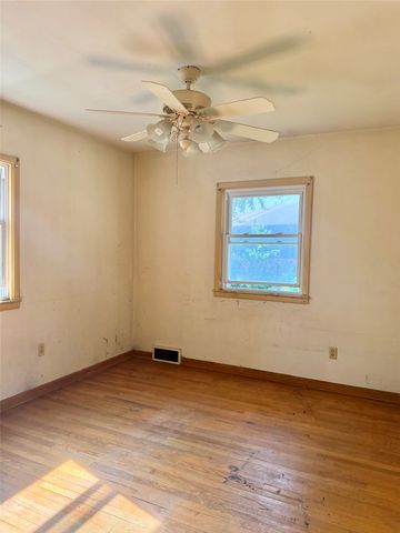 318 E 6th Street, Ames, IA 50010