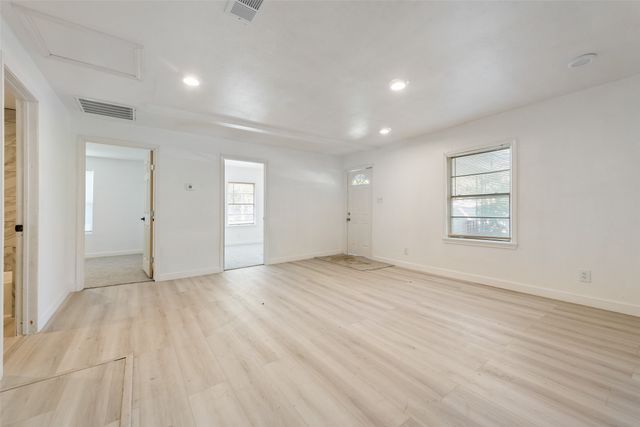 203 East Place, White Settlement, TX 76108