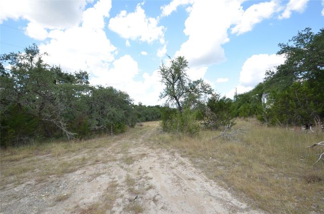 360 Jennifer LN, Driftwood, TX 78619