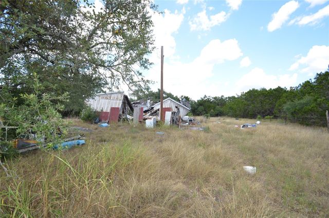 360 Jennifer LN, Driftwood, TX 78619
