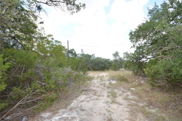 360 Jennifer LN, Driftwood, TX 78619