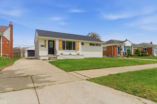 19809 Shady Lane Avenue, St Clair Shores, MI 48080