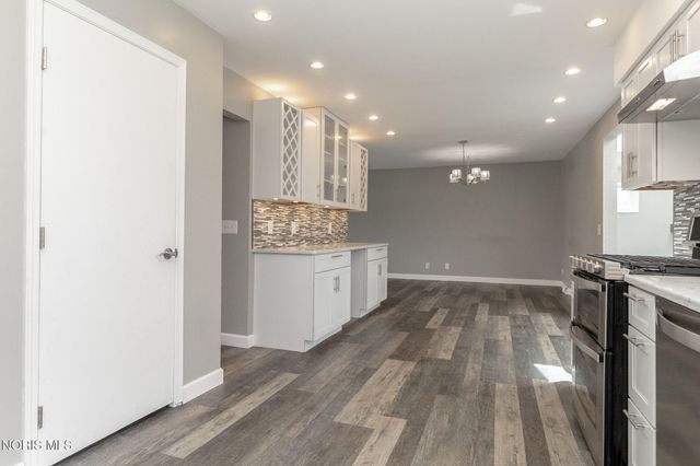 2634 Green Valley Drive, Toledo, OH 43614