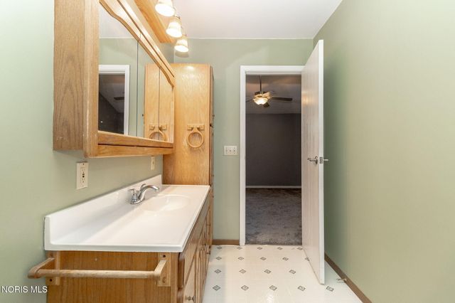 2634 Green Valley Drive, Toledo, OH 43614