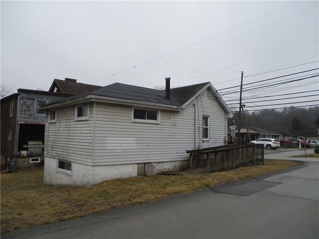 963 Venetia Rd, Peters Twp, PA 15367