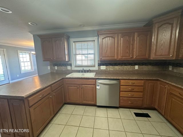 5561 Nashville Hwy, Baxter, TN 38544