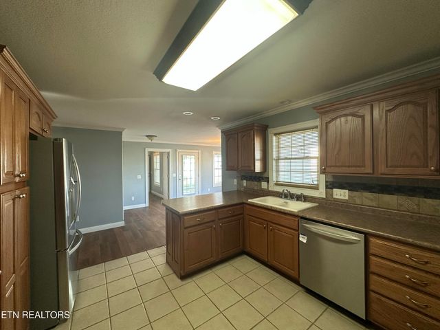 5561 Nashville Hwy, Baxter, TN 38544