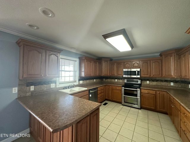 5561 Nashville Hwy, Baxter, TN 38544