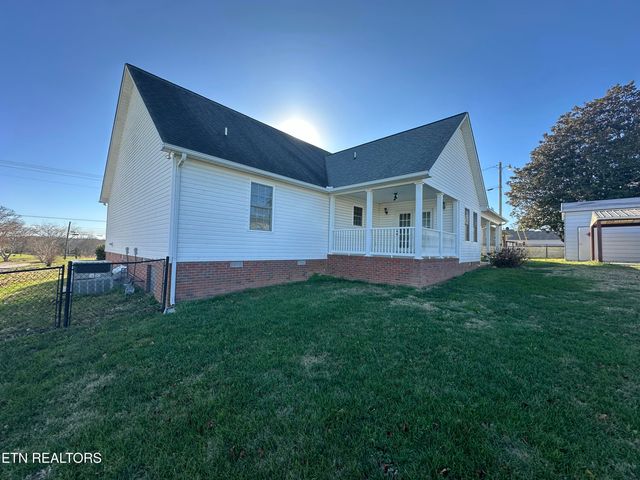 5561 Nashville Hwy, Baxter, TN 38544