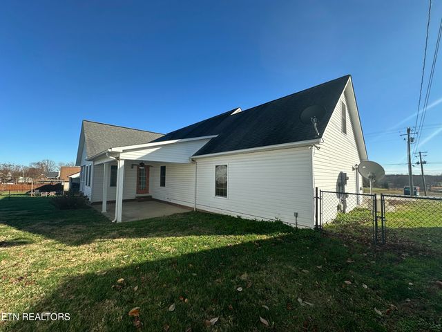 5561 Nashville Hwy, Baxter, TN 38544