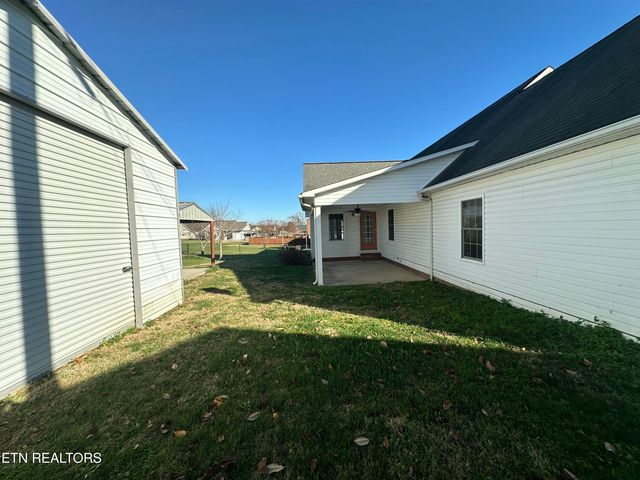 5561 Nashville Hwy, Baxter, TN 38544