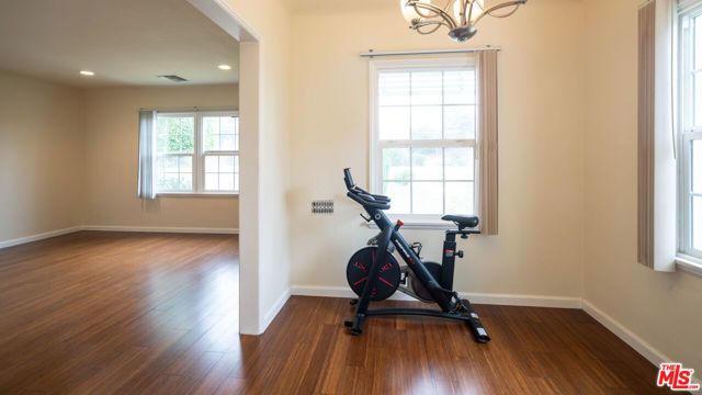 2944 Mayfield Avenue, La Crescenta, CA 91214