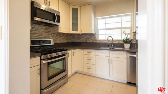 2944 Mayfield Avenue, La Crescenta, CA 91214
